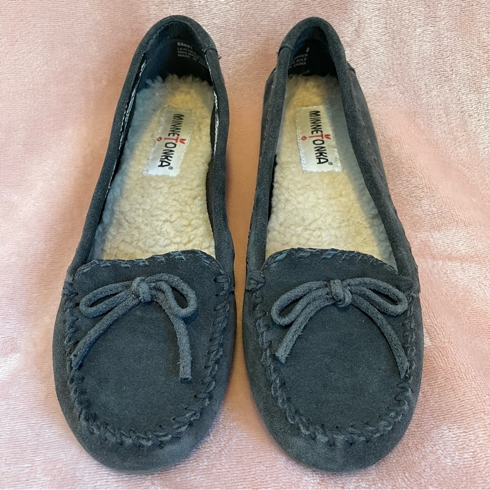 Minnetonka Suede Leather Moccasins Size 8 Grey Rubber Comfort Sole
